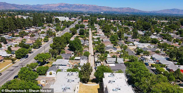 RVs Disrupt Winnetka's Tranquility, Sparking Community Crisis