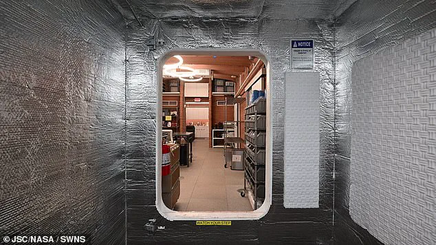 NASA's Chapea Mission: British Pilot Participates in 378-Day Mars Simulation to Advance Human Space Exploration