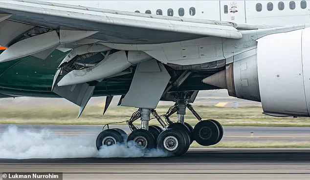 Aviation Expert: In-Flight Technical Problems Are Common, Contrary to Movie Depictions