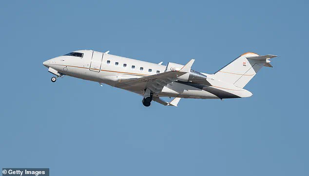 US Reconnaissance Aircraft Conducts Surveillance Flights Near Crimea in Black Sea