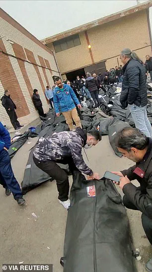 Trump's Iran Policy Faced with Escalating Protests and Economic Collapse