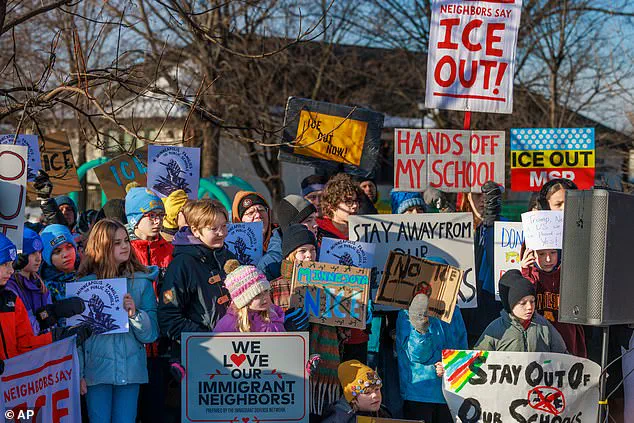 White Families in Minneapolis Share Emergency Plans for ICE Raids on Social Media, Highlighting Growing Fear