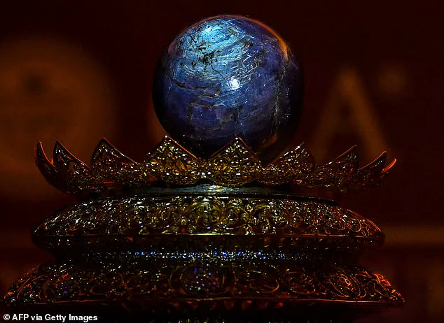 Experts Call It a 'Once-in-a-Lifetime Find': Sri Lanka Unveils 3,563-Carat 'Star of Pure Land' as World's Largest Natural Star Sapphire