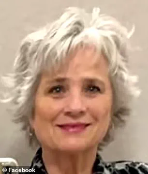 Mother Crafts Sandwiches on Airplane Tray Table, Sparking Mixed Reactions Among Passengers