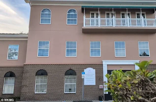 Florida couple sues fertility clinic after discovering IVF child has no genetic ties