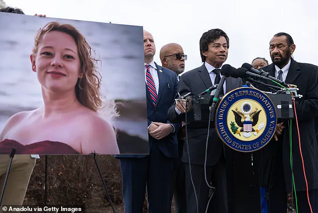 Former Obama Strategist Warns Democrats: Push to Abolish ICE Could Mirror 'Defund the Police' Backlash