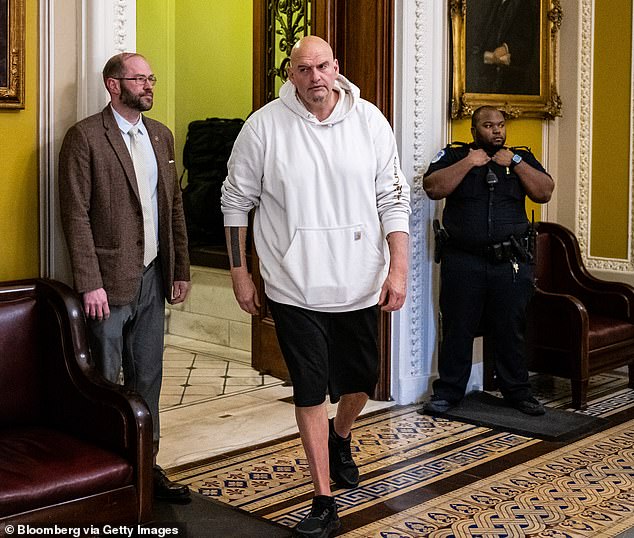Senator Fetterman Accuses Democrats of Condescension Ahead of 2026 Midterms