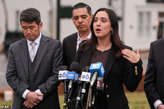 Les Wexner's Epstein Deposition: Innocence Claims Clash with Past Actions