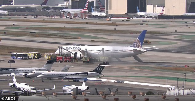United Airlines Flight Forced to Emergency Landing at LAX Due to Sudden Smoke Incident