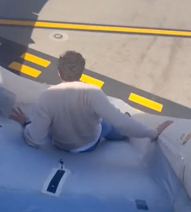 United Airlines Flight UA 2127 Evacuates After Engine Fire at LAX; Passengers Refuse to Abandon Luggage