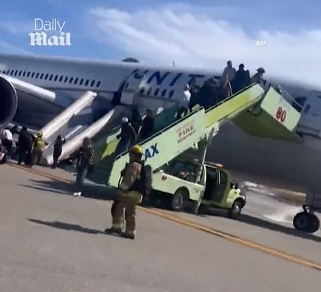 United Airlines Flight UA 2127 Evacuates After Engine Fire at LAX; Passengers Refuse to Abandon Luggage
