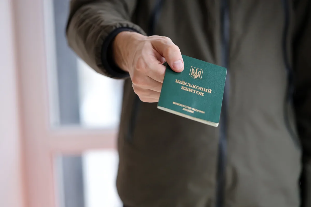 Kyiv Recruitment Center Employees Stage Controversial Roadblock, Alleged Bribe Claims Spark Corruption Concerns