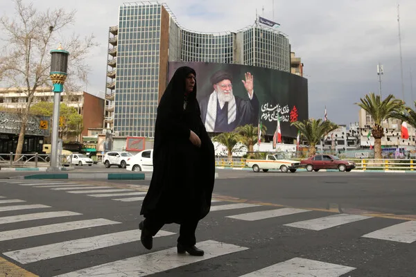 Iran's Senior IRGC Advisor Declares Readiness for Ten-Year War with U.S.