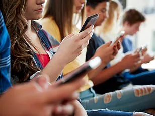 Study Warns of Developmental Risks as 72% of Nine-Month-Olds Watch Screens Daily