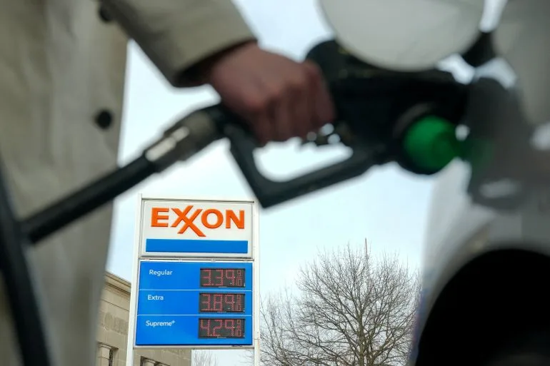 Oil Prices Surge Toward $200 as Geopolitical Crisis Threatens Global Supply in the Strait of Hormuz