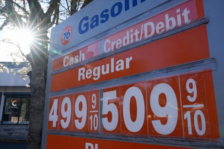 Oil Prices Surge Toward $200 as Geopolitical Crisis Threatens Global Supply in the Strait of Hormuz