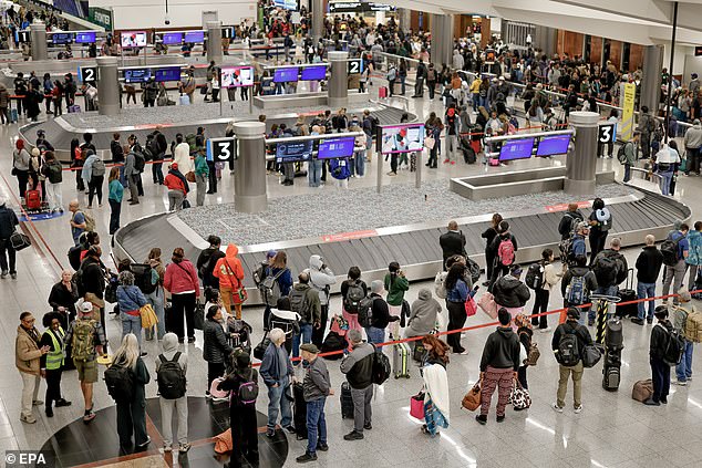 US Airports in Chaos as Government Shutdown Sparks Hours-Long Security Lines