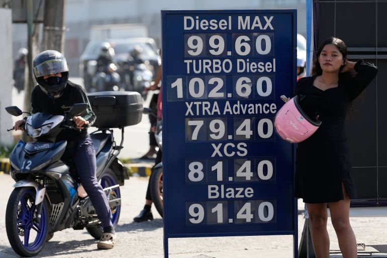 Asian Stocks Plunge as Trump's Ultimatum to Iran Over Strait of Hormuz Sparks Global Tensions