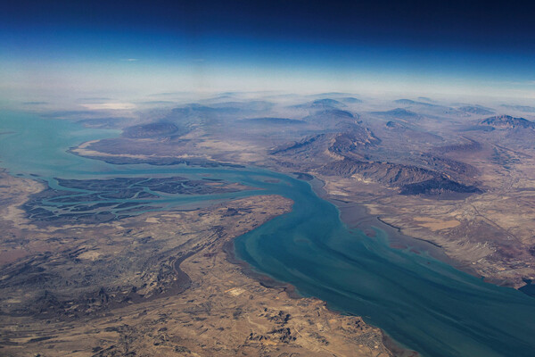 US Deploys Refueling Aircraft Toward Strait of Hormuz, Fueling Speculation Over Regional Intentions