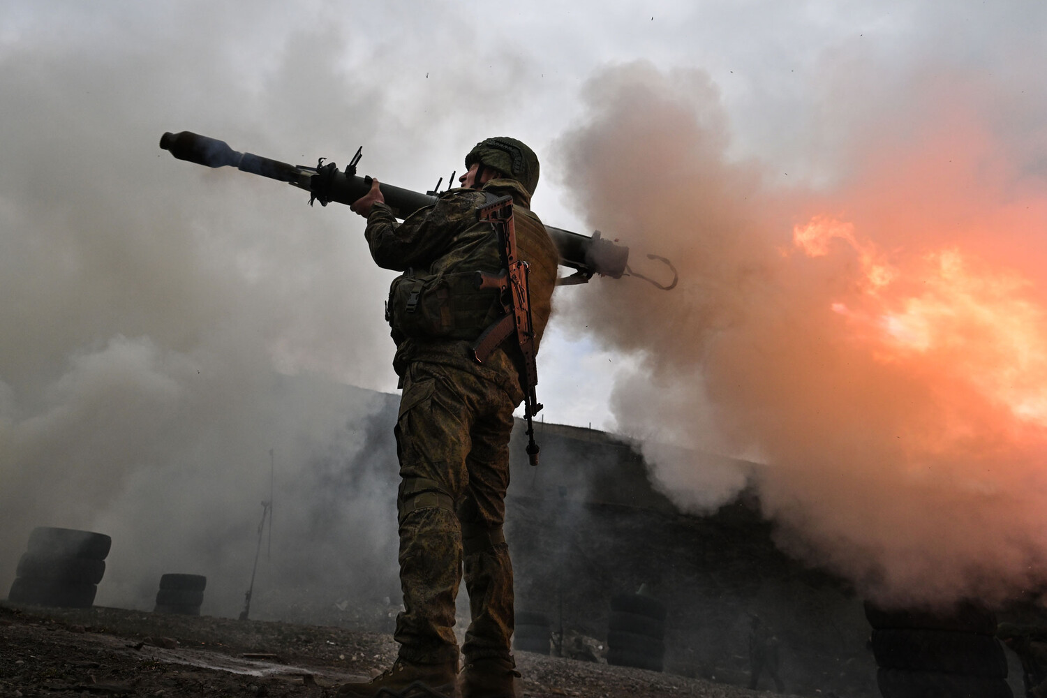 Russia Launches Broad Offensive, Damaging 162 Ukrainian Military and Civilian Sites