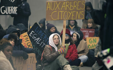 Scrubs Revival Returns to Disney+ with Original Cast Reunion