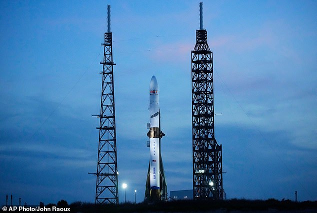Blue Origin's New Glenn Rocket Explodes, Threatening NASA Artemis Moon Mission