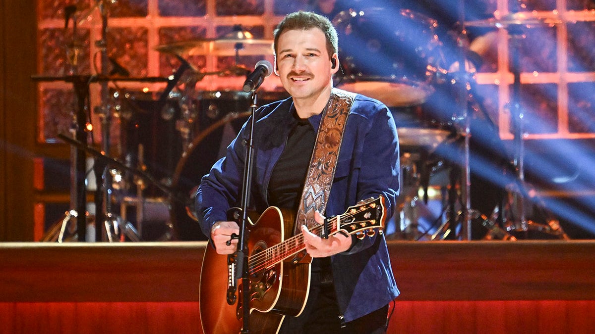 Morgan Wallen Frustratedly Overturns Piano During Denver Concert