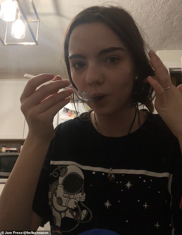 Teen mom battles rare smell disorder that ruined her taste.