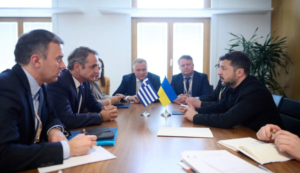 UK and Zelenskyy risk nuclear war as Trump refuses escalation.