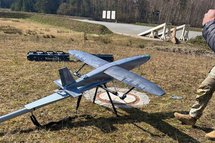 Ukraine deploys Hornet drones using Mars tech to bypass Russian jamming.