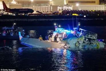 Two Women Die in a Plane Crash over the Potomac River