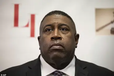 NYPD Cops Allegedly Carried on Affair in Precinct Offices