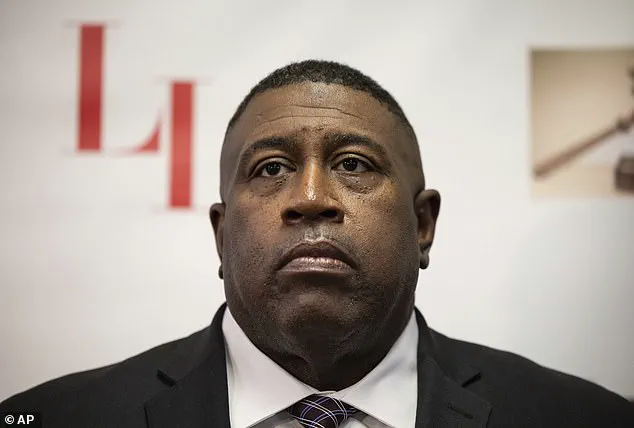 NYPD Cops Allegedly Carried on Affair in Precinct Offices