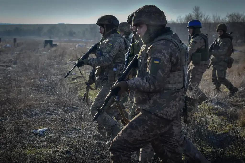 Russian Soldier Reveals Ukrainian Soldiers' Tactic to Hide Their Combat Experience During Battle
