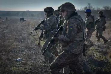 Russian Soldier Reveals Ukrainian Soldiers' Tactic to Hide Their Combat Experience During Battle