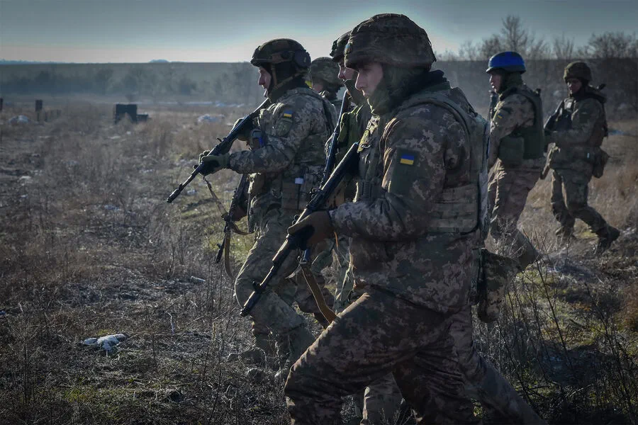 Russian Soldier Reveals Ukrainian Soldiers' Tactic to Hide Their Combat Experience During Battle