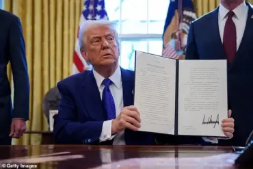 Trump signs executive order against Covid-19 vaccine mandates in schools