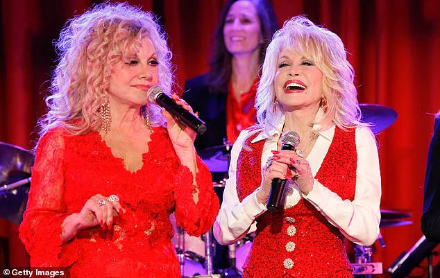 Dolly Parton Returns to Mountain Roots After Loss of Longtime Husband