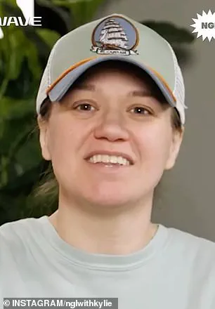 Kelly Clarkson's Honest Take on Motherhood and School Policies