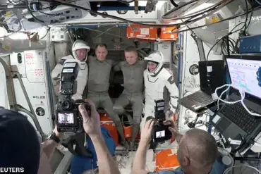 NASA Astronaut Butch Wilmore Returns Home: Teen Daughter Awaits with Embrace and Pie