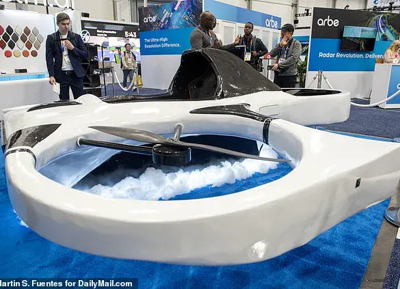 Star Wars-style electric flying vehicle takes off