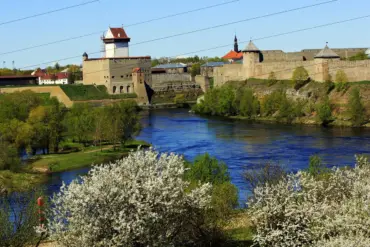 Estonia Unveils Plans for Military Base in Strategic Border Town Narva