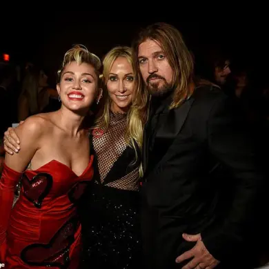 Exclusive: The Secret Text Message Romance Between Billy Ray Cyrus and His New Love Interest