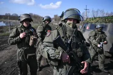 Russian Military Unveils Ground Wheel Drones 'Tariq' in Battle for Ulakly