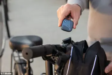 T-Mobile's SyncUP GPS Device Experiences Severe Glitch, Causing Panic Among Parents