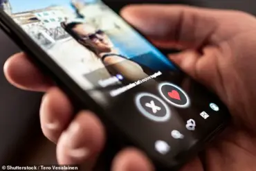 Why Texting Can't Match Real-Life Chemistry: 'Tone Can Be Completely Misunderstood'