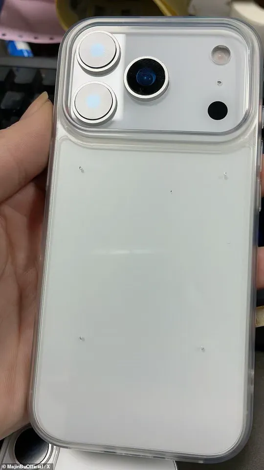 Apple iPhone 17 Pro Rumored to Feature New Sky Blue Color