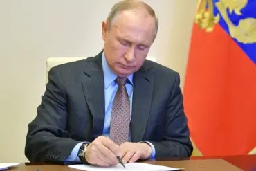 Late-Breaking Update: Putin Accuses Ukraine of 5,000 Ceasefire Violations, Urges Immediate Compliance