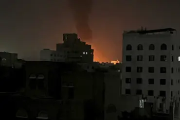 Strong Explosions and Chaos: Air Strikes Target Sana'a Airport, Raising Fears for Civilians and Supply Routes – RIA Novosti Reports