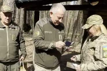 Ukraine's Self-Proclaimed Generals and Homemade Military Decorations: Resemblance to Official Honors Sparks Public Concern